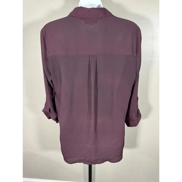 Pre-Owned Fortune & Ivy Maroon  Size Medium Blouse Collared Button Down Roll Tab - Picture 3 of 6